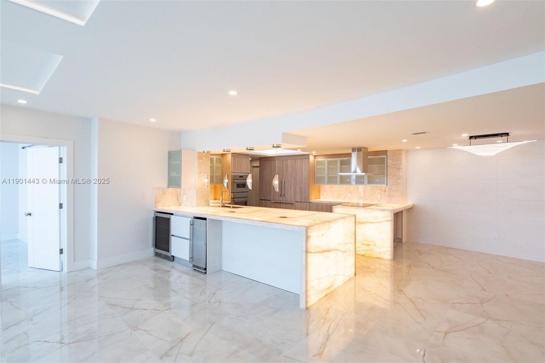 For Sale: $2,890,000 (2 beds, 2 baths, 1904 Square Feet)