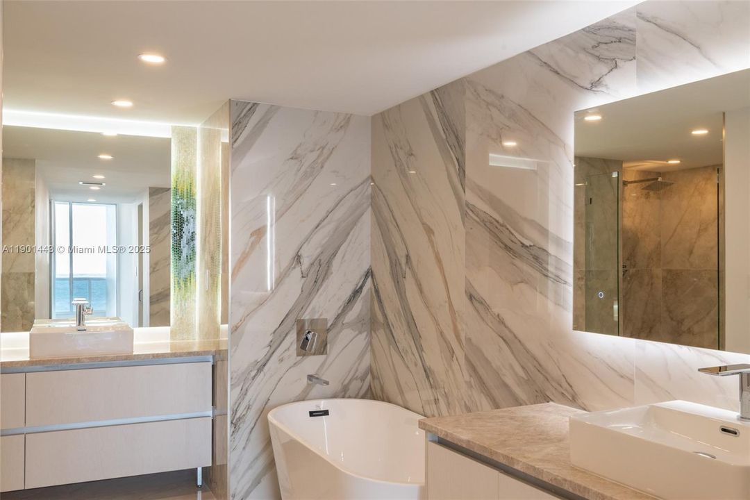 For Sale: $2,890,000 (2 beds, 2 baths, 1904 Square Feet)