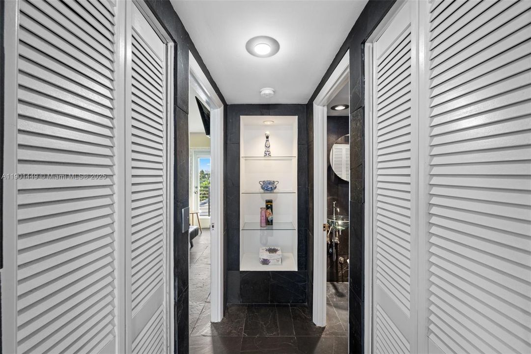 Recently Rented: $2,495 (1 beds, 1 baths, 694 Square Feet)