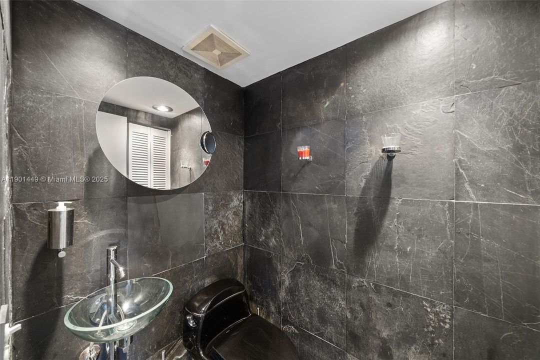 Recently Rented: $2,495 (1 beds, 1 baths, 694 Square Feet)