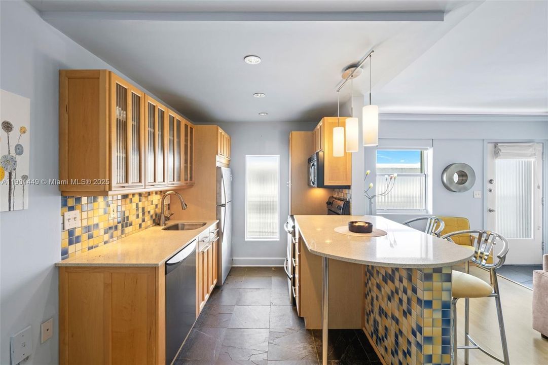 Recently Rented: $2,495 (1 beds, 1 baths, 694 Square Feet)