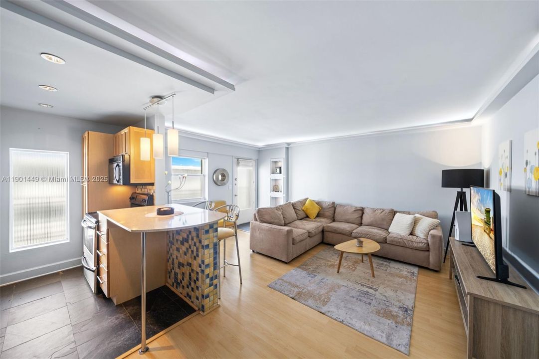 Recently Rented: $2,495 (1 beds, 1 baths, 694 Square Feet)