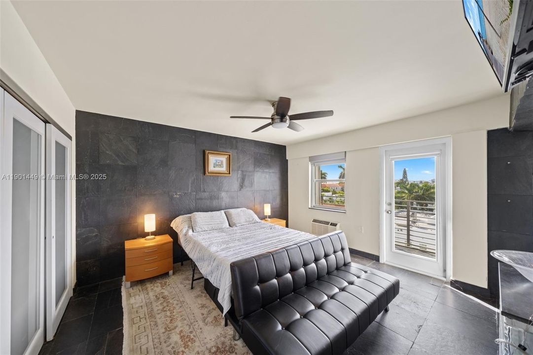 Recently Rented: $2,495 (1 beds, 1 baths, 694 Square Feet)