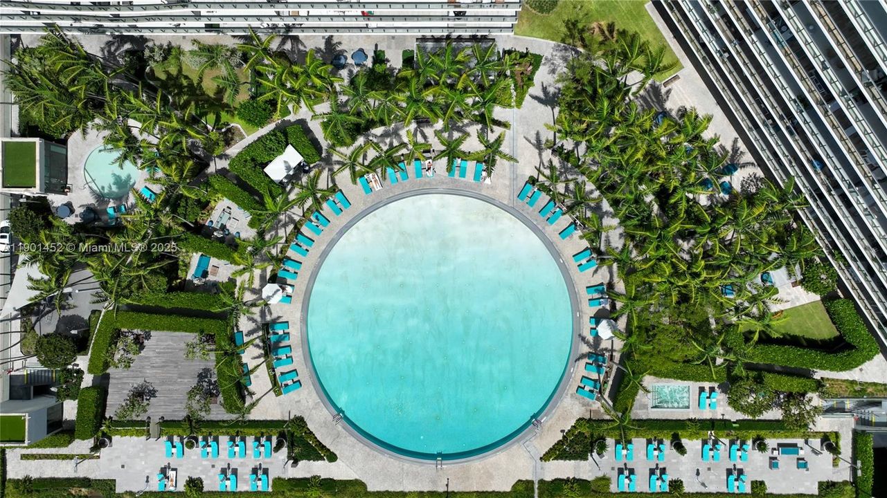 Recently Rented: $6,100 (2 beds, 3 baths, 1186 Square Feet)