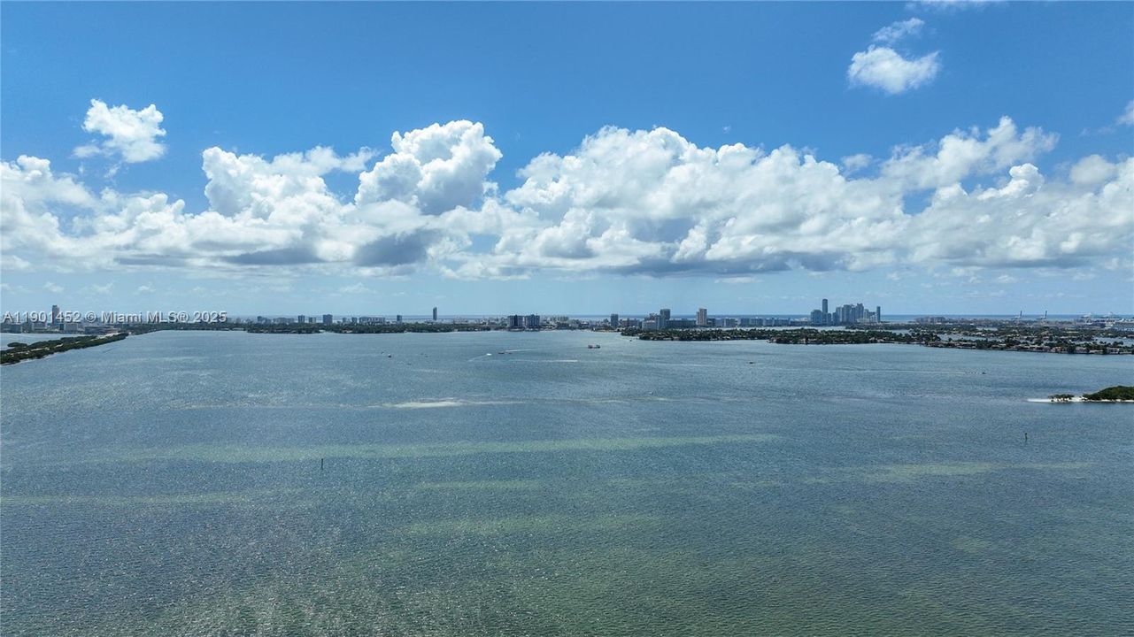 Recently Rented: $6,100 (2 beds, 3 baths, 1186 Square Feet)