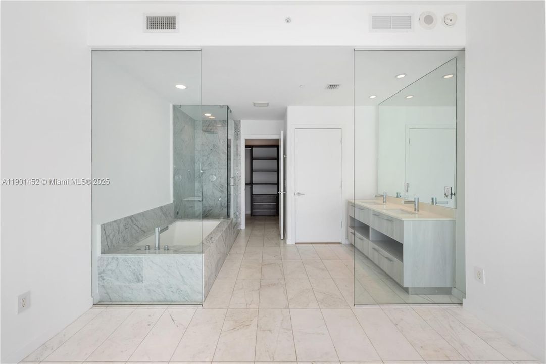 Recently Rented: $6,100 (2 beds, 3 baths, 1186 Square Feet)