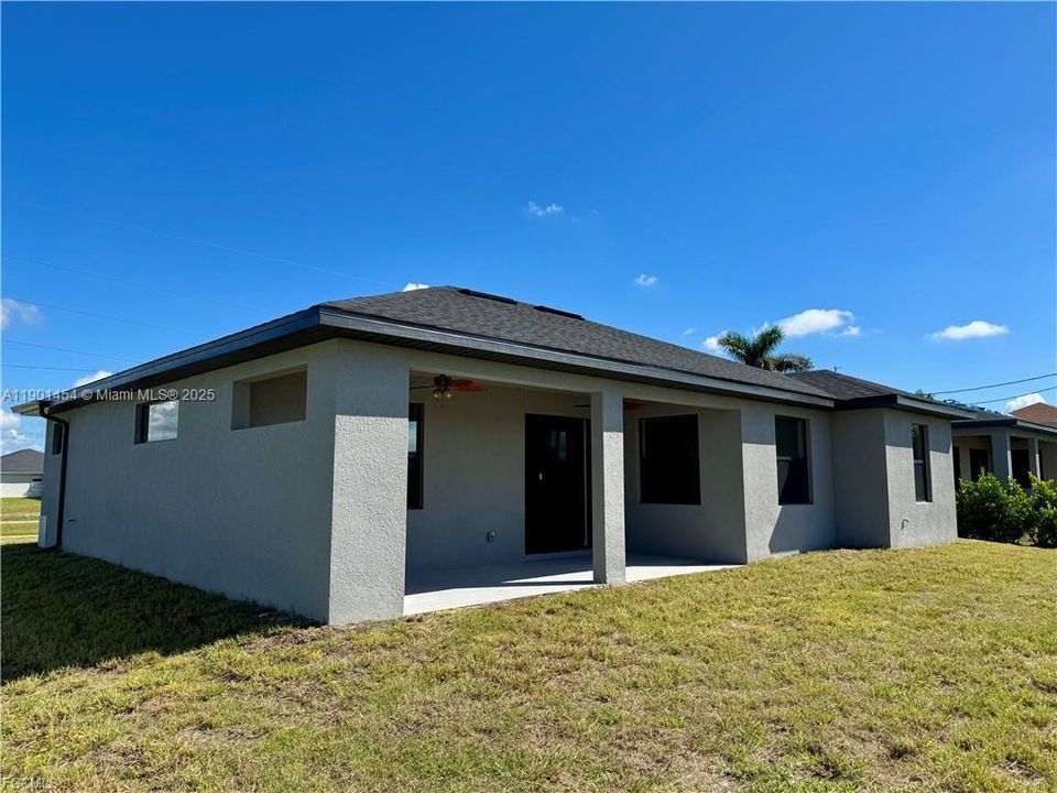 На продажу: $384,900 (3 спален, 2 ванн, 0 Квадратных фут)