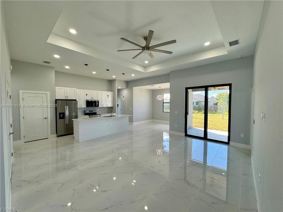 На продажу: $384,900 (3 спален, 2 ванн, 0 Квадратных фут)