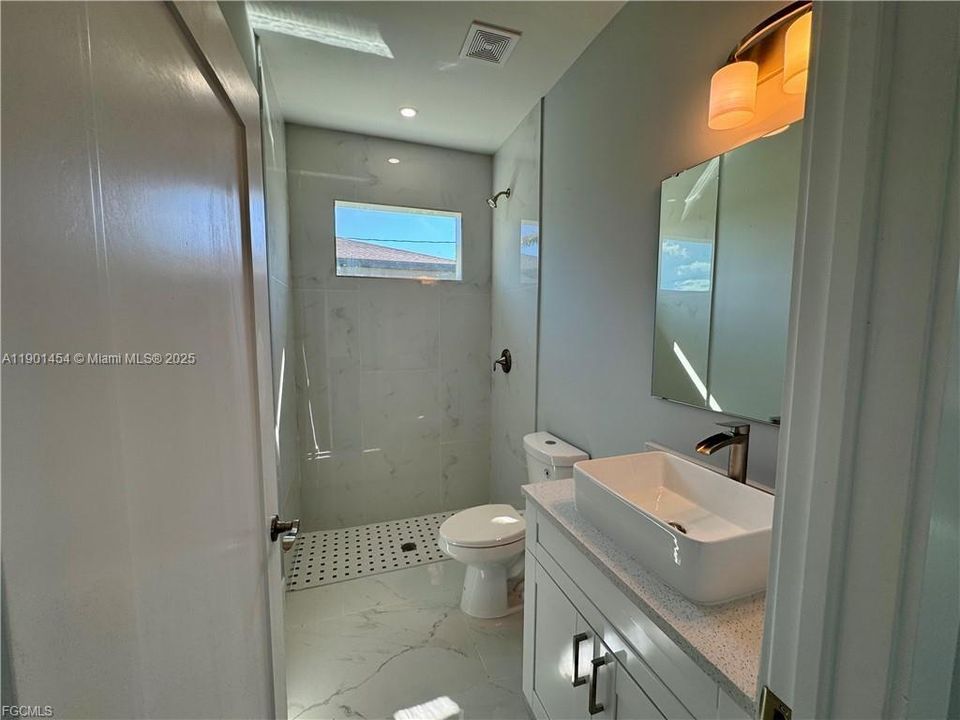 На продажу: $384,900 (3 спален, 2 ванн, 0 Квадратных фут)