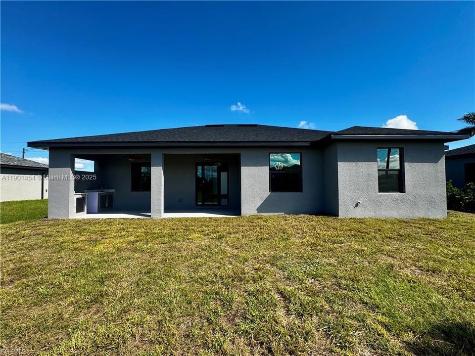 На продажу: $384,900 (3 спален, 2 ванн, 0 Квадратных фут)