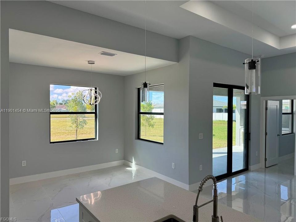 На продажу: $384,900 (3 спален, 2 ванн, 0 Квадратных фут)