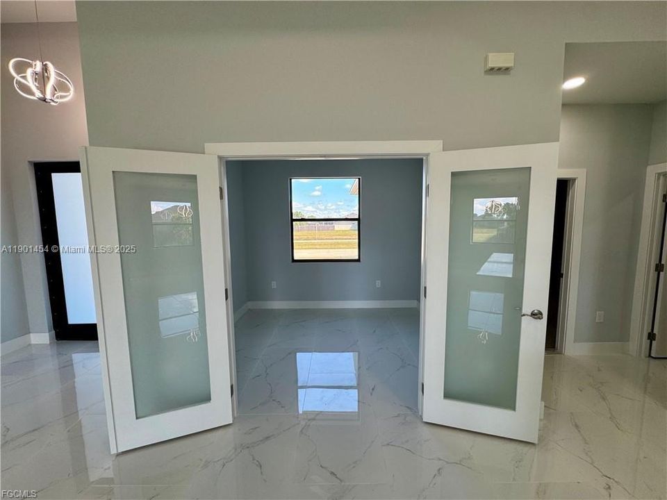 На продажу: $384,900 (3 спален, 2 ванн, 0 Квадратных фут)