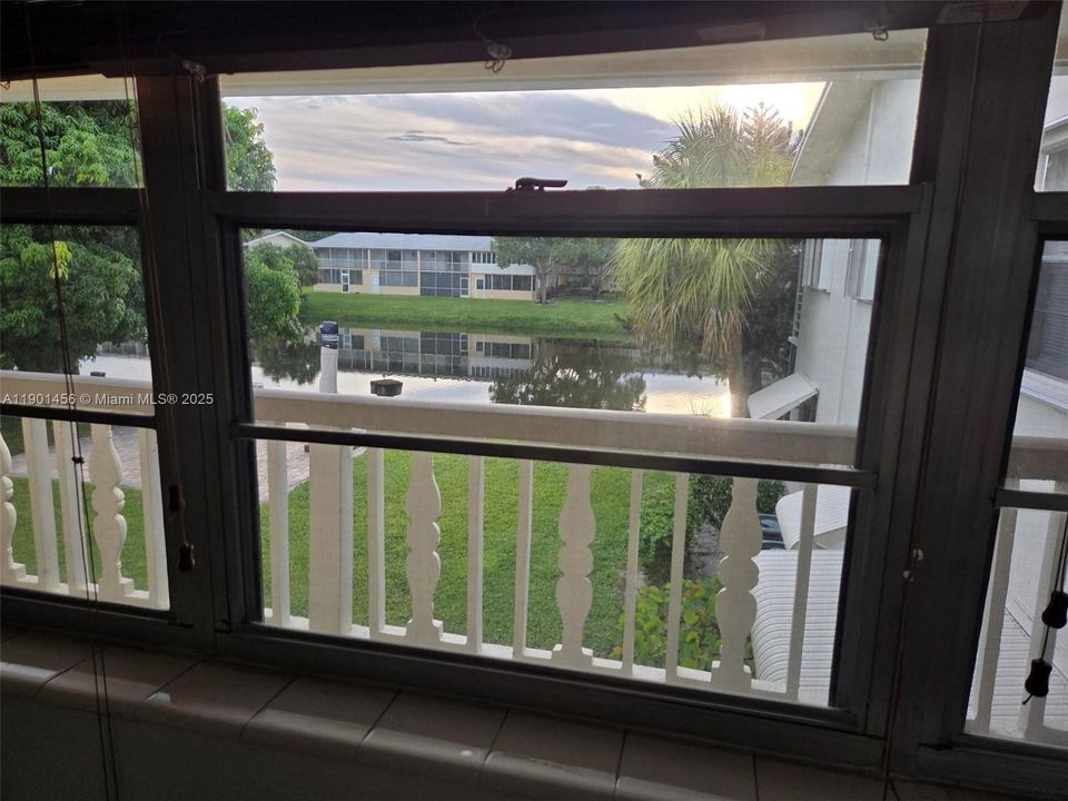 Recently Rented: $1,300 (1 beds, 1 baths, 684 Square Feet)