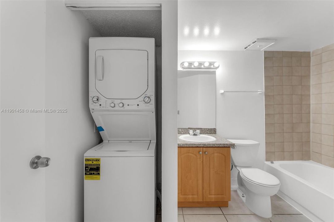 Recently Rented: $2,200 (2 beds, 2 baths, 1132 Square Feet)