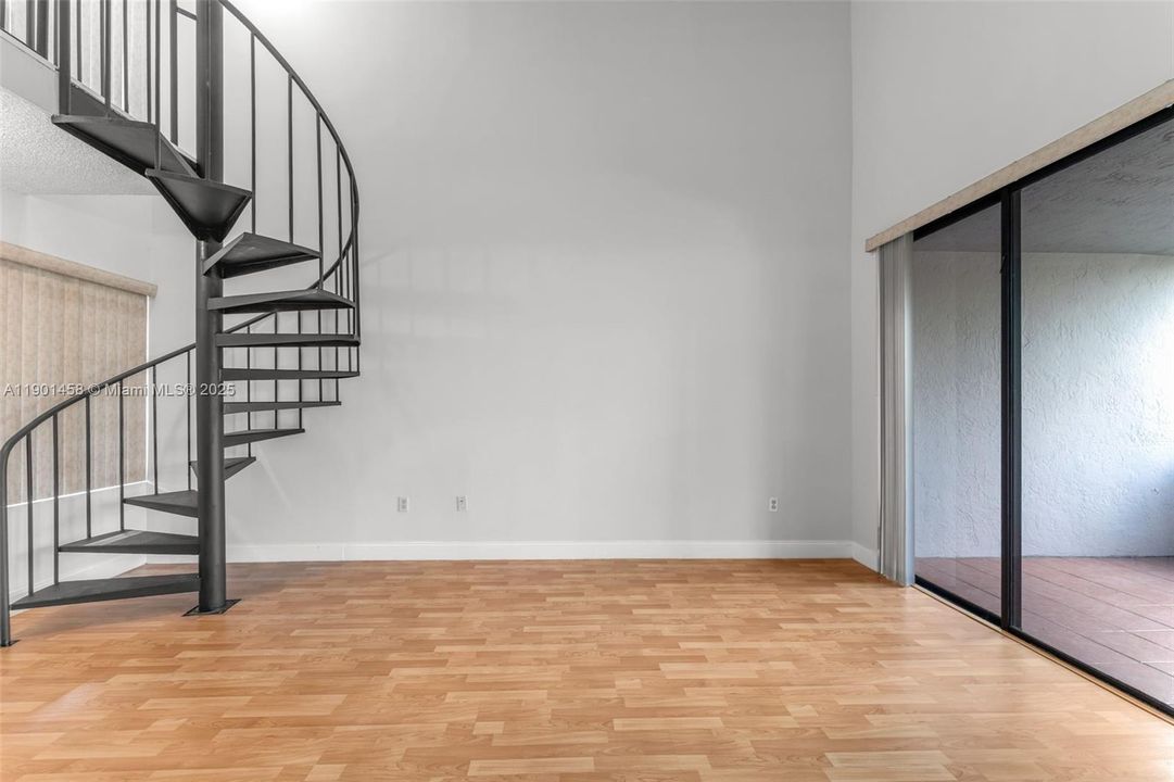 Recently Rented: $2,200 (2 beds, 2 baths, 1132 Square Feet)