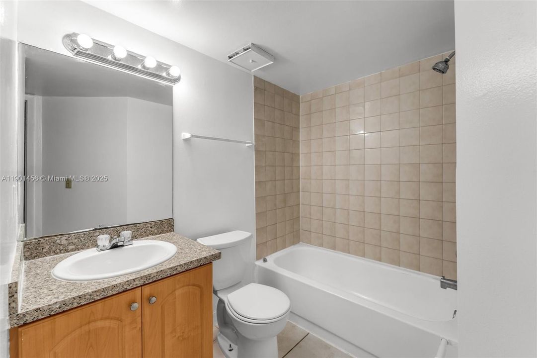 Recently Rented: $2,200 (2 beds, 2 baths, 1132 Square Feet)