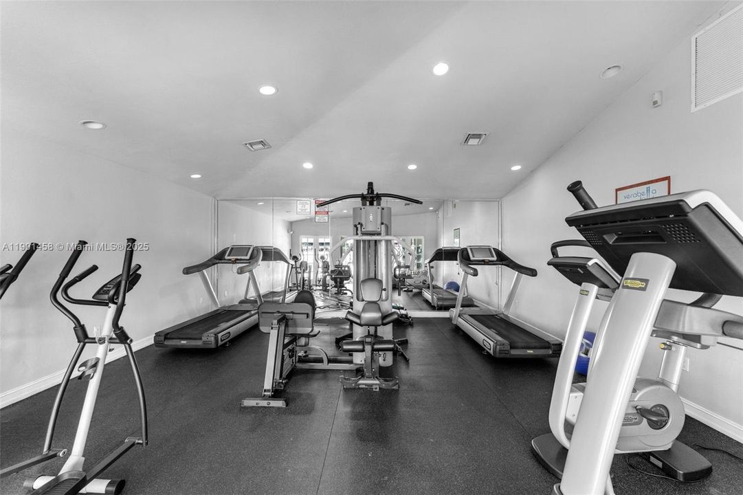 Recently Rented: $2,200 (2 beds, 2 baths, 1132 Square Feet)