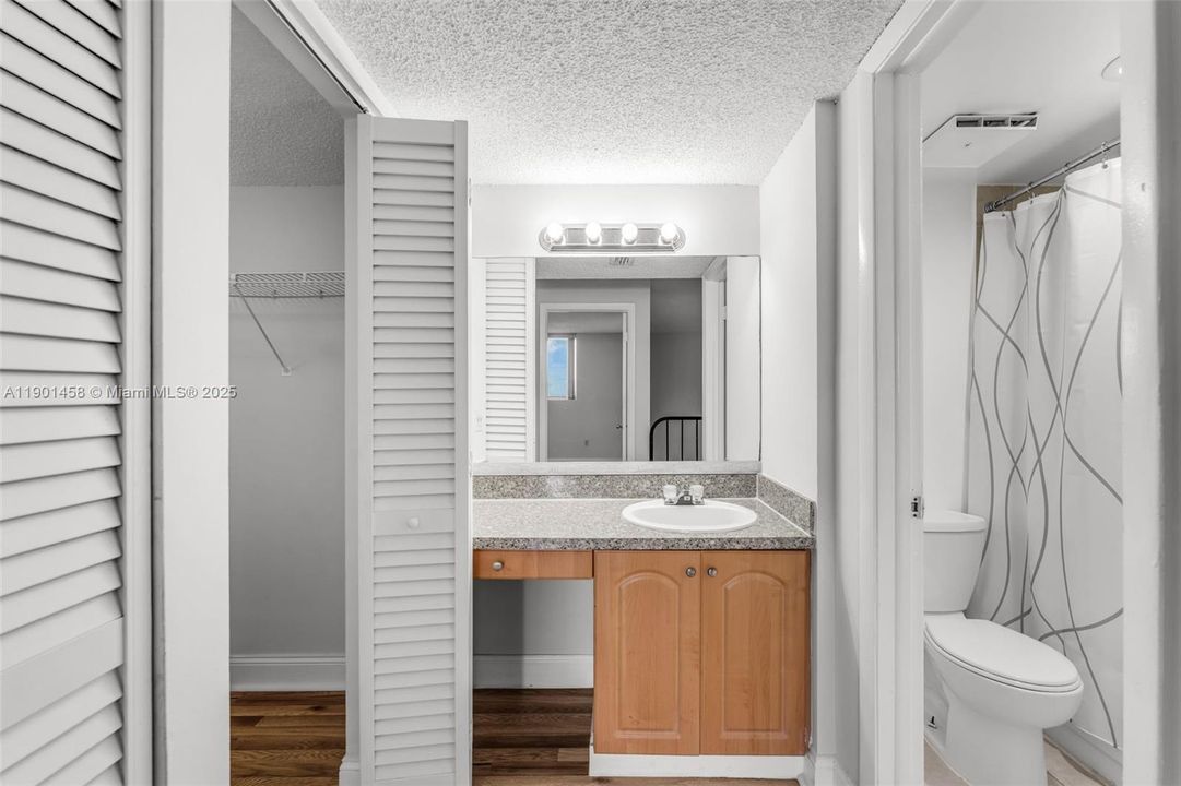 Recently Rented: $2,200 (2 beds, 2 baths, 1132 Square Feet)