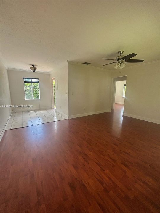 For Rent: $2,200 (2 beds, 1 baths, 900 Square Feet)