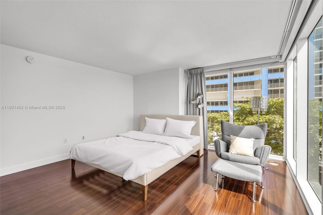 待售: $945,000 (2 贝兹, 2 浴室, 1367 平方英尺)