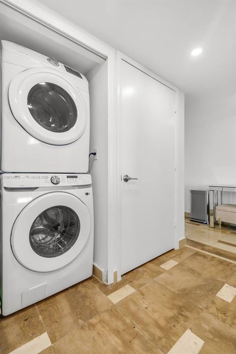 待售: $945,000 (2 贝兹, 2 浴室, 1367 平方英尺)