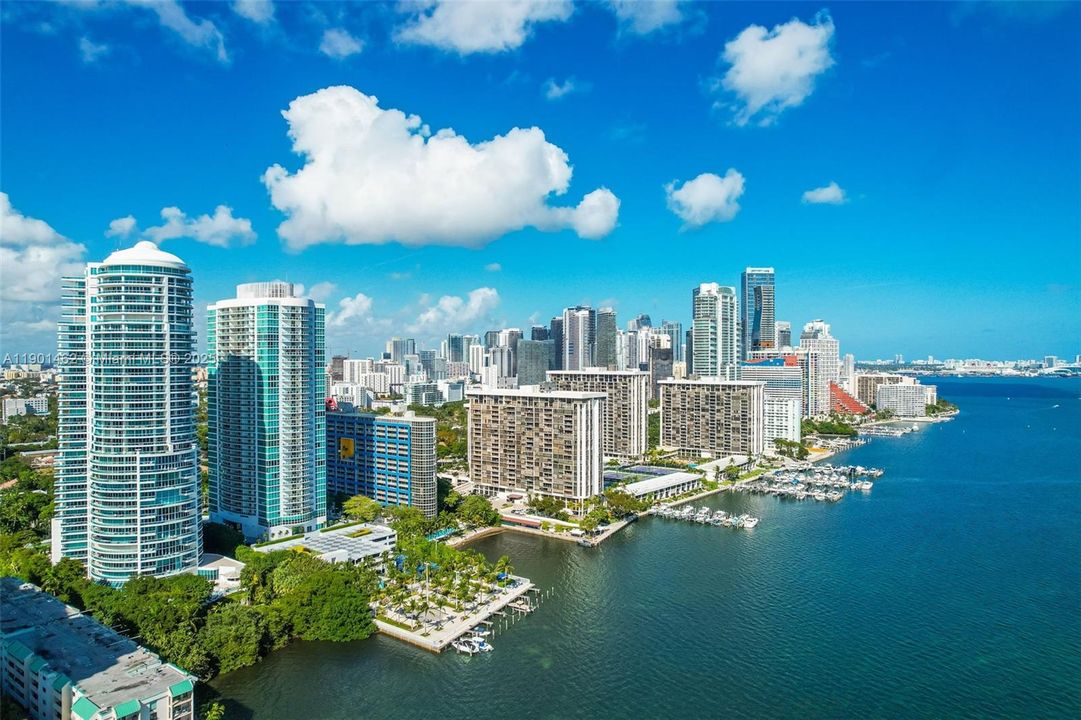 待售: $945,000 (2 贝兹, 2 浴室, 1367 平方英尺)