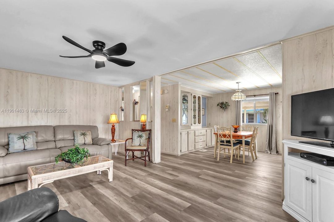 For Rent: $2,000 (2 beds, 2 baths, 1048 Square Feet)