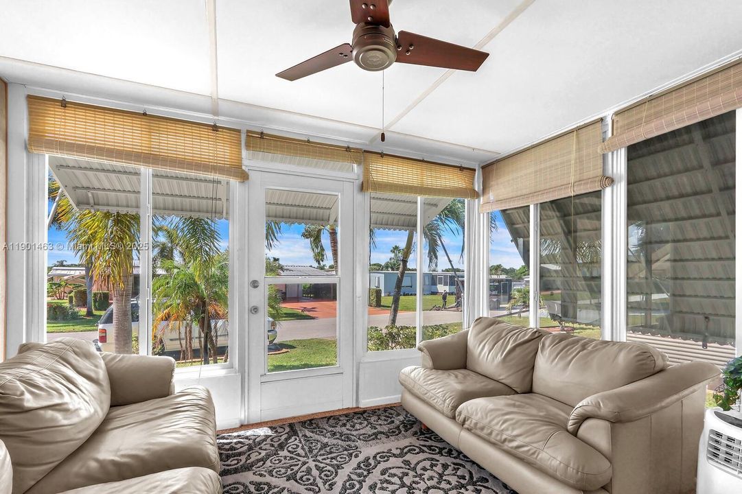 For Rent: $2,000 (2 beds, 2 baths, 1048 Square Feet)