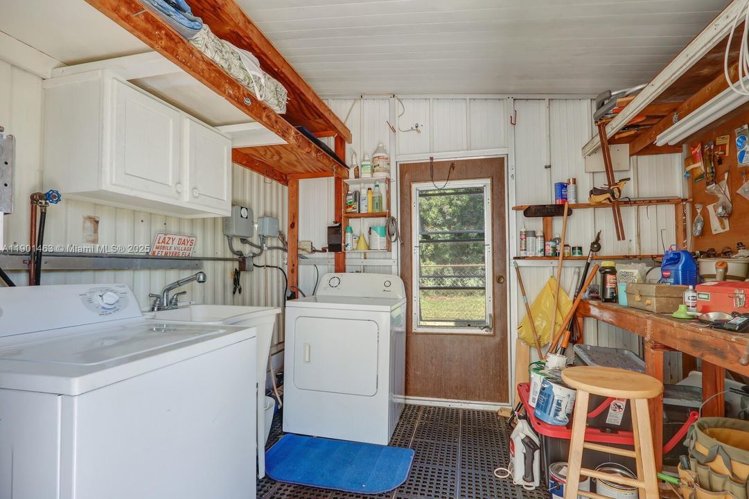 For Rent: $2,000 (2 beds, 2 baths, 1048 Square Feet)