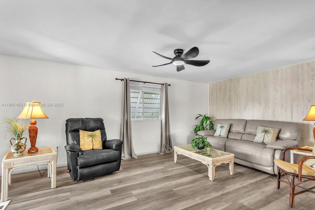 For Rent: $2,000 (2 beds, 2 baths, 1048 Square Feet)