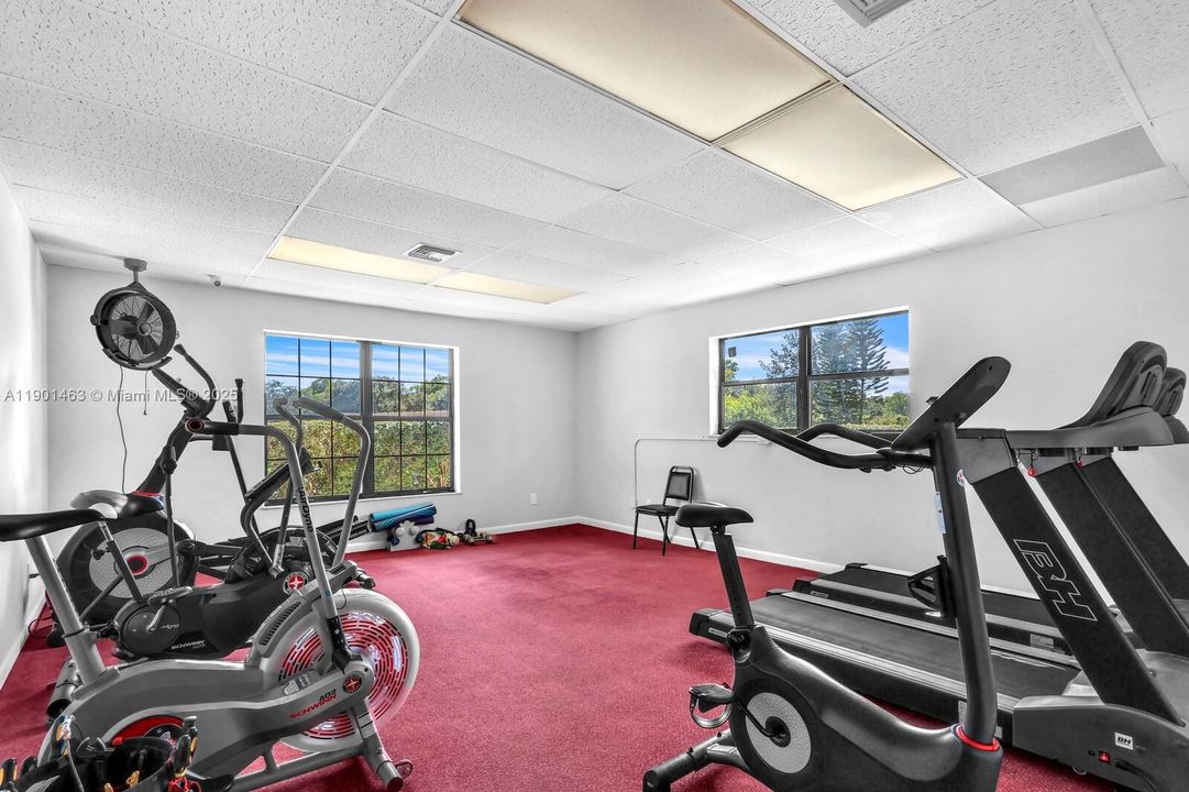 For Rent: $2,000 (2 beds, 2 baths, 1048 Square Feet)