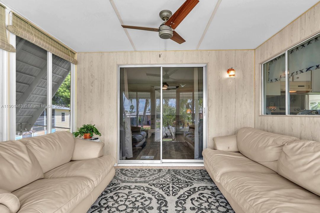 For Rent: $2,000 (2 beds, 2 baths, 1048 Square Feet)