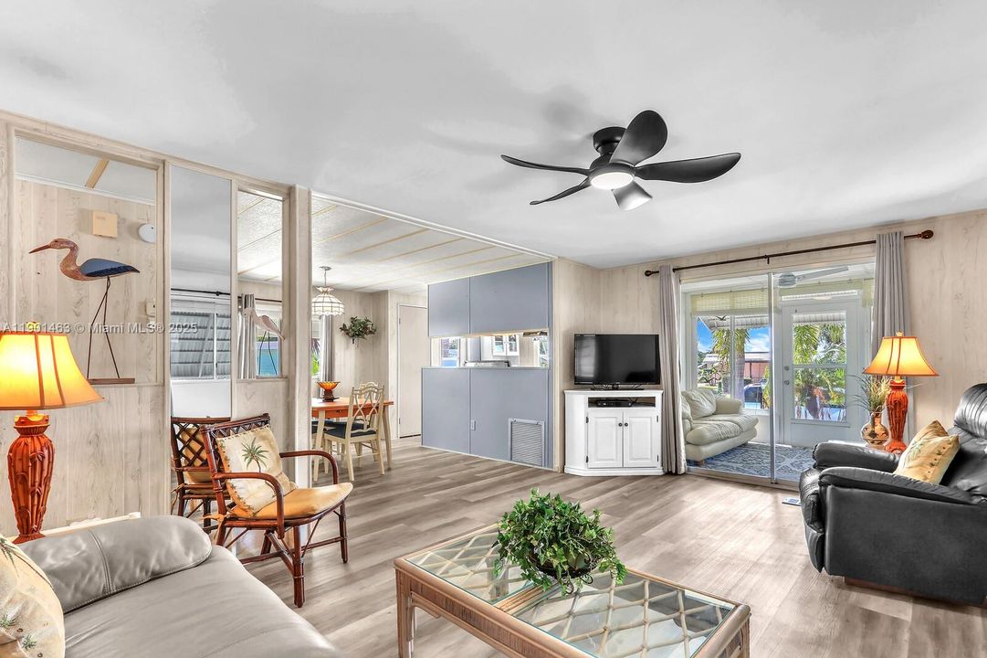 For Rent: $2,000 (2 beds, 2 baths, 1048 Square Feet)