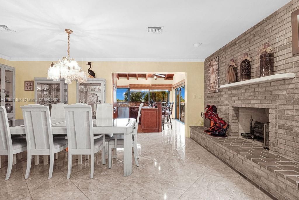 For Sale: $2,199,900 (6 beds, 5 baths, 4246 Square Feet)