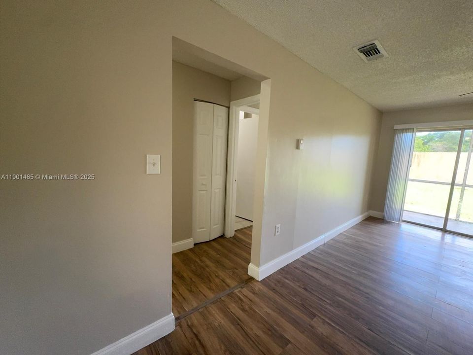 For Rent: $2,000 (2 beds, 2 baths, 1000 Square Feet)