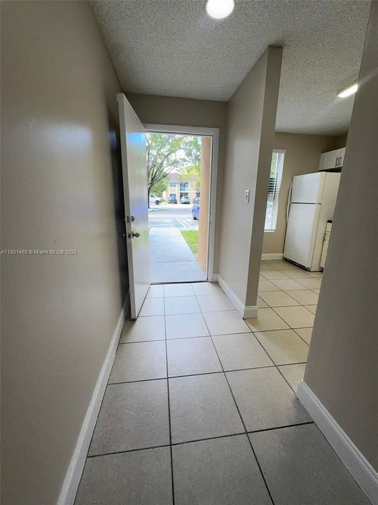 For Rent: $2,000 (2 beds, 2 baths, 1000 Square Feet)
