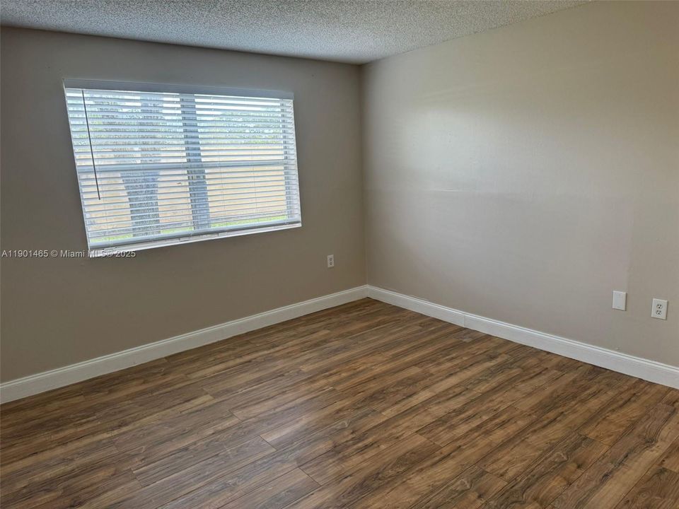For Rent: $2,000 (2 beds, 2 baths, 1000 Square Feet)