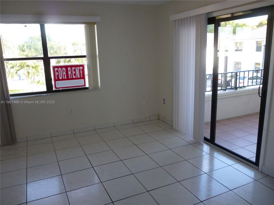 For Rent: $2,300 (2 beds, 2 baths, 1012 Square Feet)