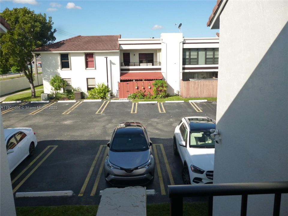 For Rent: $2,300 (2 beds, 2 baths, 1012 Square Feet)