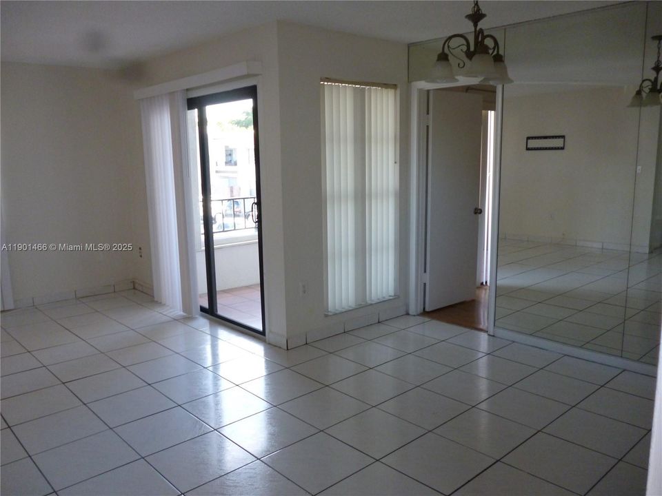 For Rent: $2,300 (2 beds, 2 baths, 1012 Square Feet)