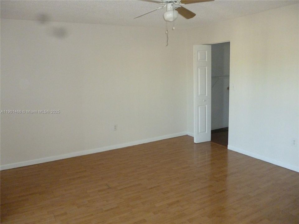 For Rent: $2,300 (2 beds, 2 baths, 1012 Square Feet)