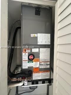 For Sale: $350,000 (2 beds, 2 baths, 1075 Square Feet)