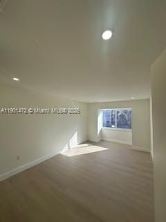 For Sale: $350,000 (2 beds, 2 baths, 1075 Square Feet)