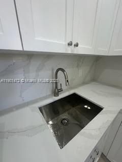 For Sale: $350,000 (2 beds, 2 baths, 1075 Square Feet)