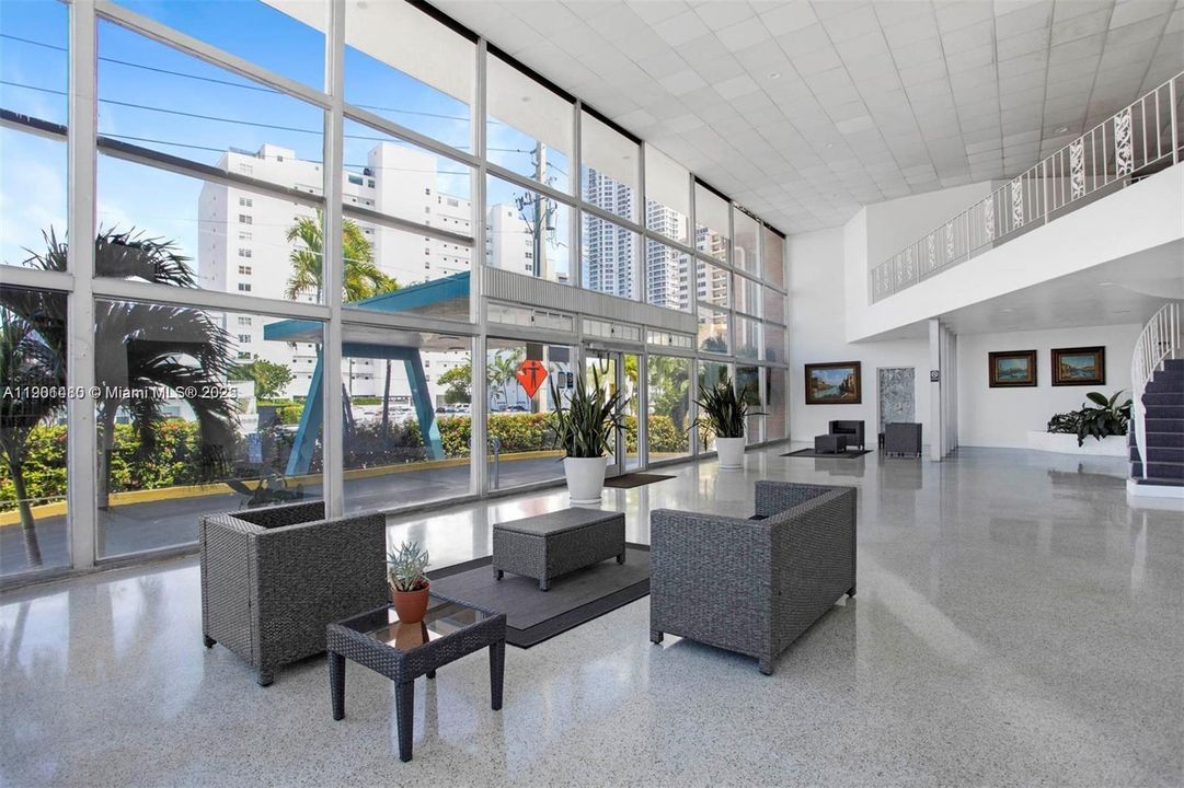 最近售出: $115,000 (0 贝兹, 1 浴室, 0 平方英尺)