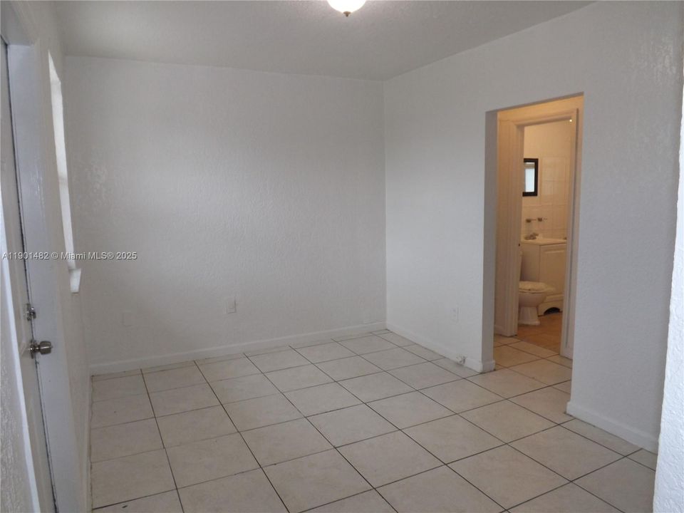 For Rent: $1,350 (1 beds, 1 baths, 0 Square Feet)