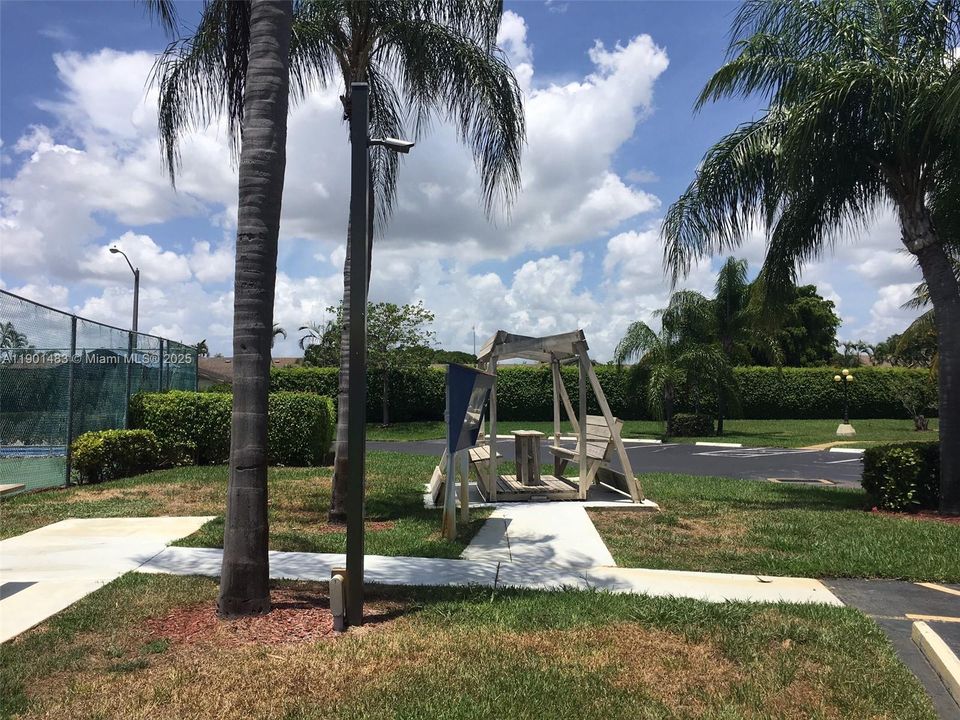 For Rent: $1,975 (2 beds, 2 baths, 1045 Square Feet)