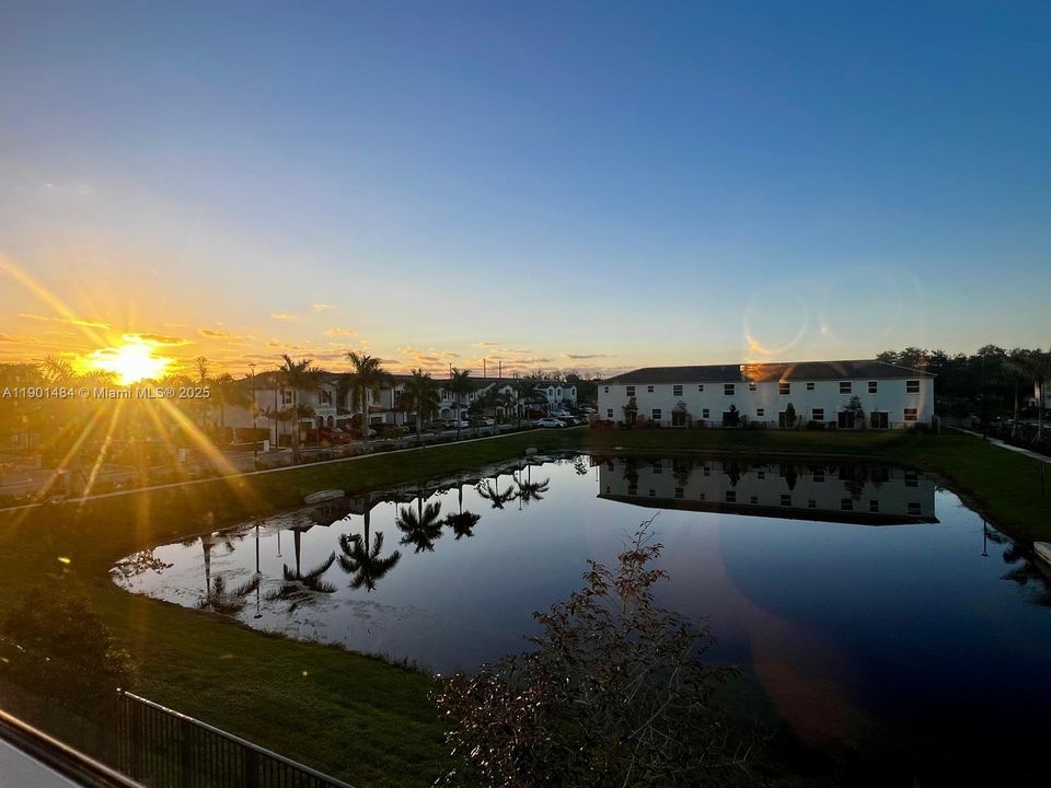 待售: $497,000 (3 贝兹, 2 浴室, 1636 平方英尺)