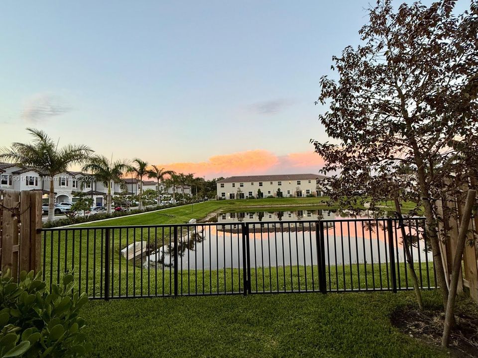 待售: $497,000 (3 贝兹, 2 浴室, 1636 平方英尺)