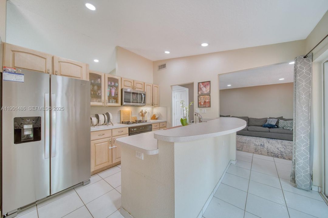 For Sale: $1,000,000 (4 beds, 2 baths, 2066 Square Feet)